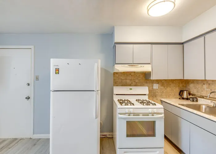 14 Mi To Dtwn Chicago: In Ashburn! Apartment Chicago