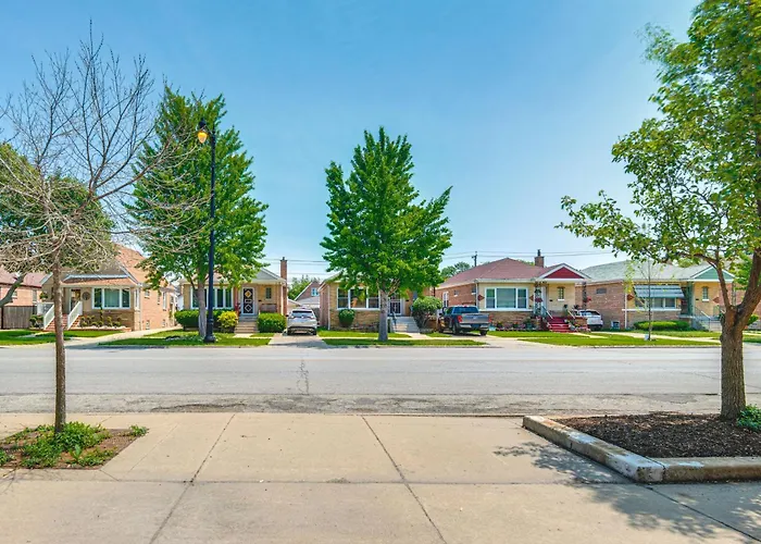 14 Mi To Dtwn Chicago: In Ashburn! Apartment