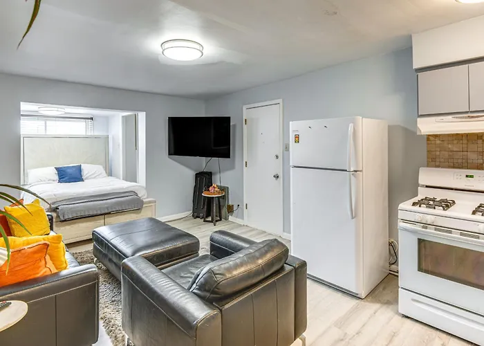 Apartment 14 Mi To Dtwn Chicago: In Ashburn! Chicago