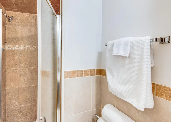 14 Mi To Dtwn Chicago: In Ashburn! Apartment *